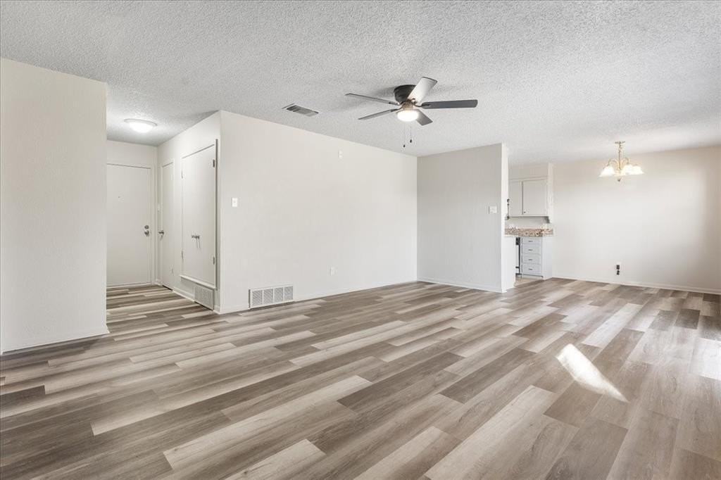 305 Hudson Ave - Photo 3 of 30