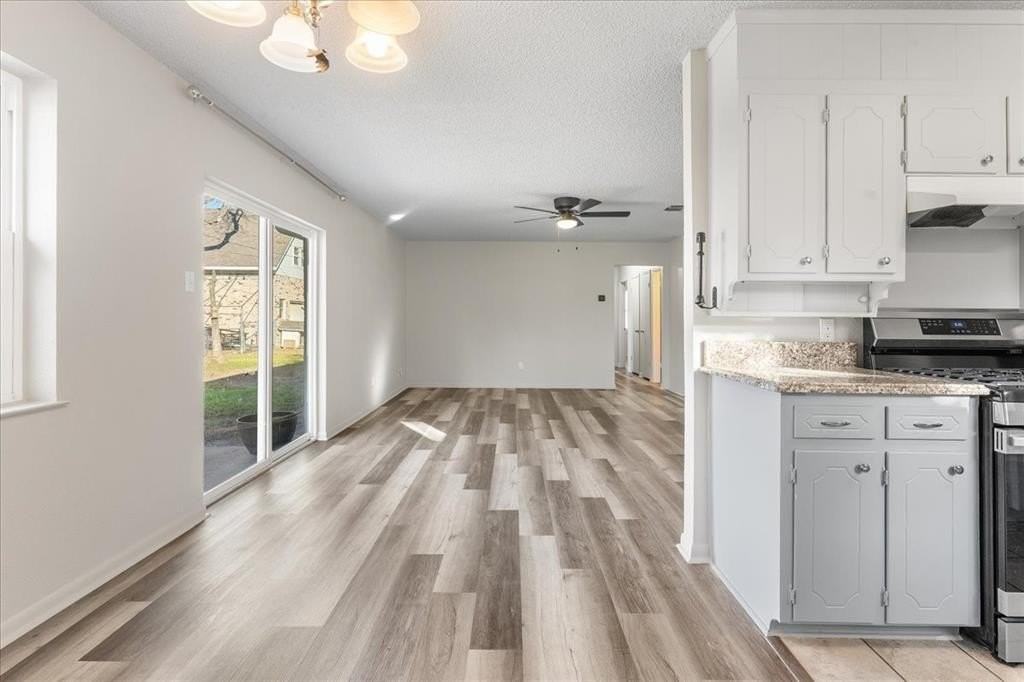 305 Hudson Ave - Photo 7 of 30