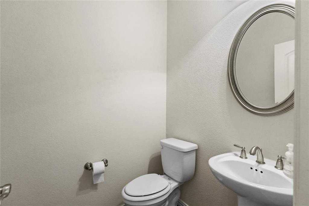 546 Alexandra Ave - Photo 4 of 13