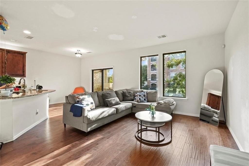 546 Alexandra Ave - Photo 5 of 13