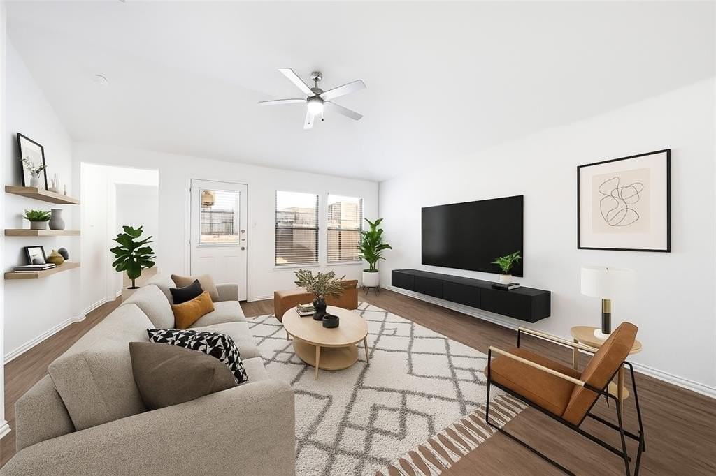 213 Woodlands Blvd - Photo 3 of 11