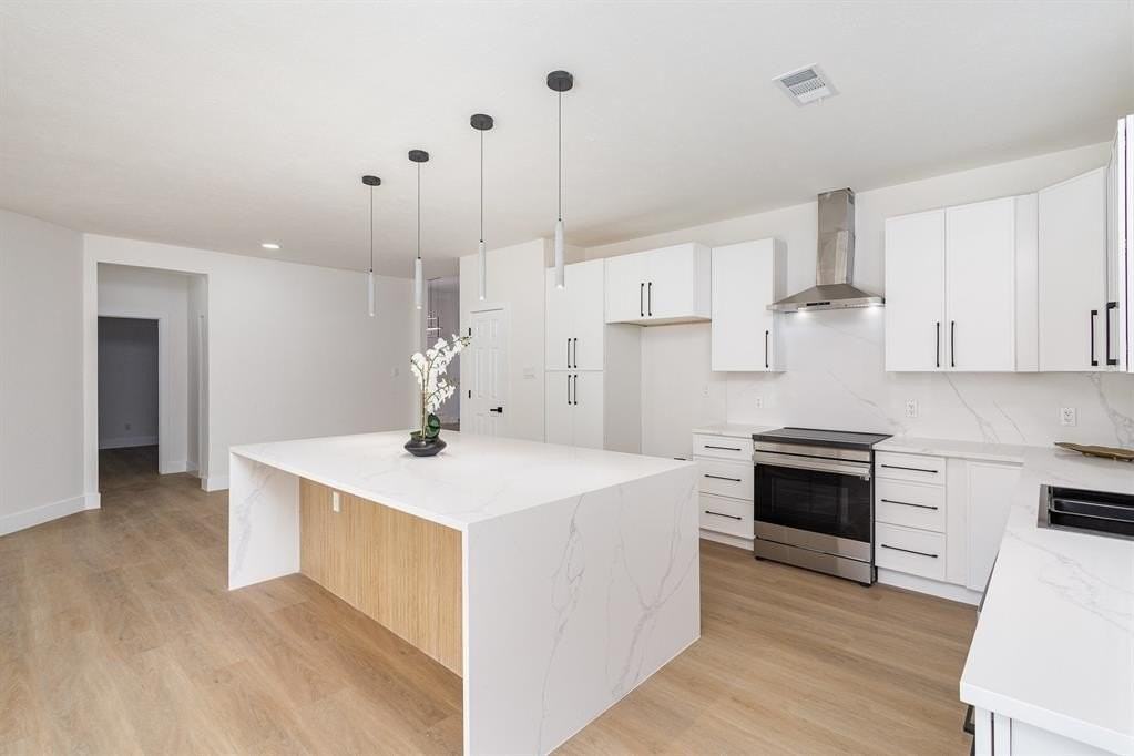 7620 Worthing St - Photo 2 of 37