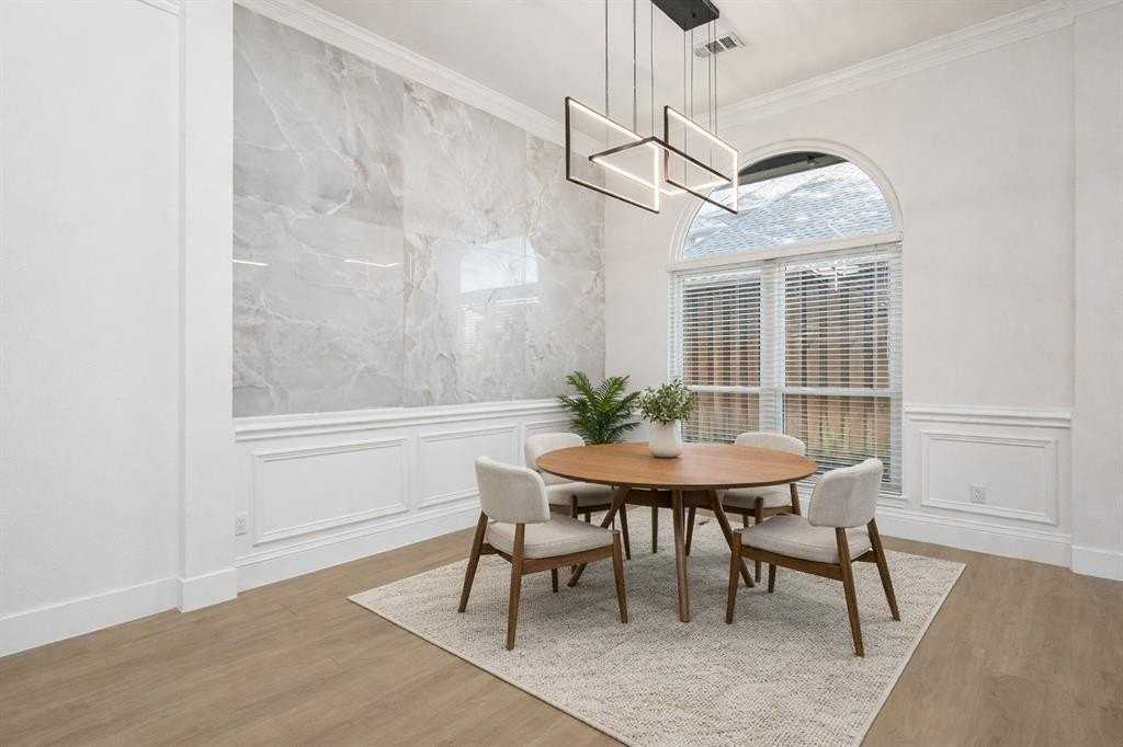 7620 Worthing St - Photo 4 of 37