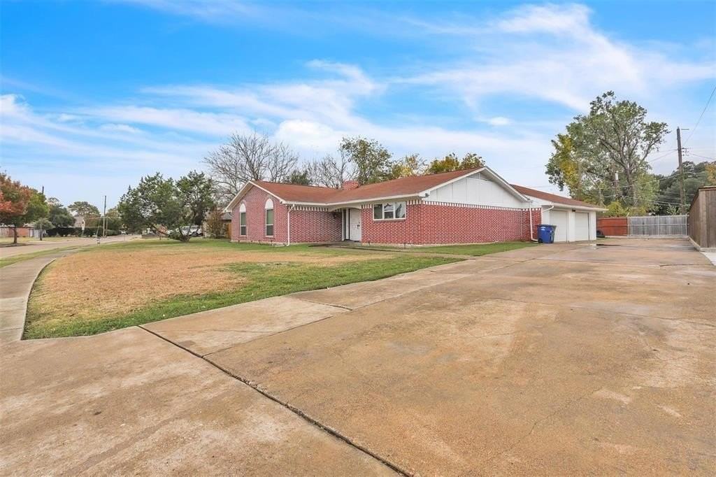 3226 Barnes Bridge Rd - Photo 2 of 27