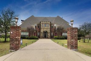 featured image of 7304 Meadow Glen Dr