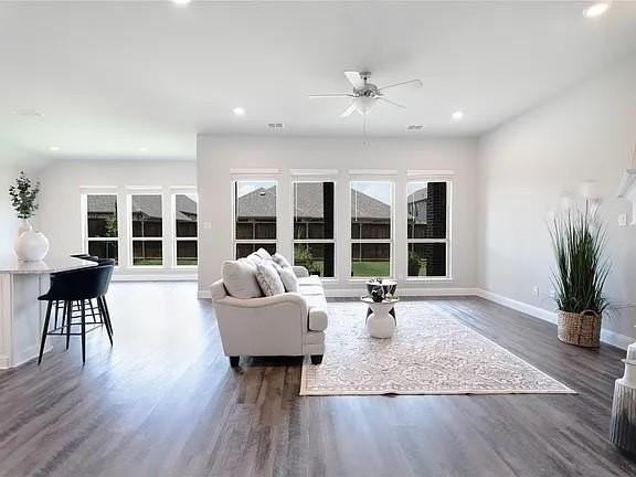 3705 Barnett Rd - Photo 5 of 36