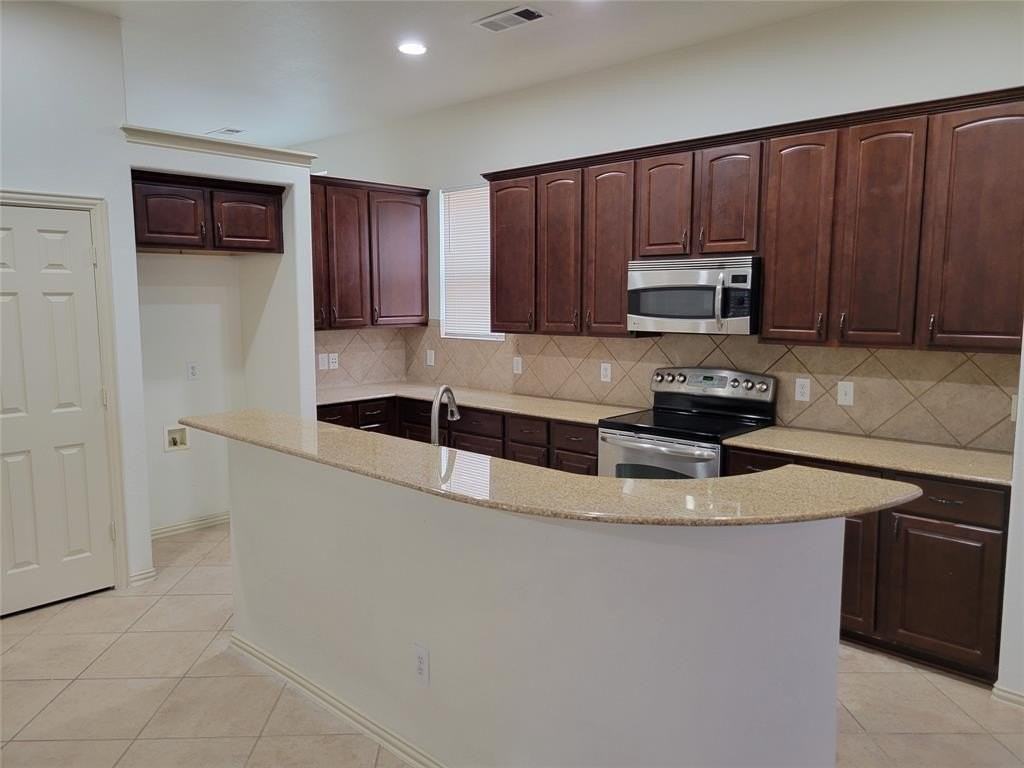 508 Hummingbird Dr - Photo 3 of 14