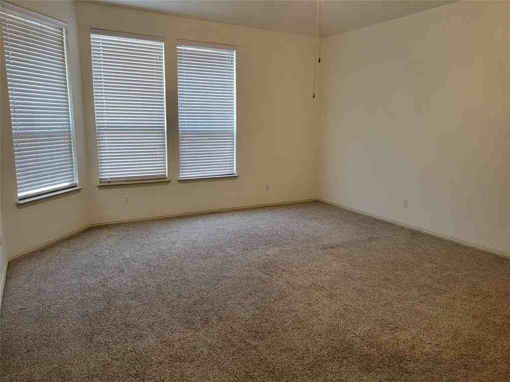 508 Hummingbird Dr - Photo 6 of 14