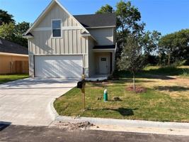 featured image of 716 E 5th St