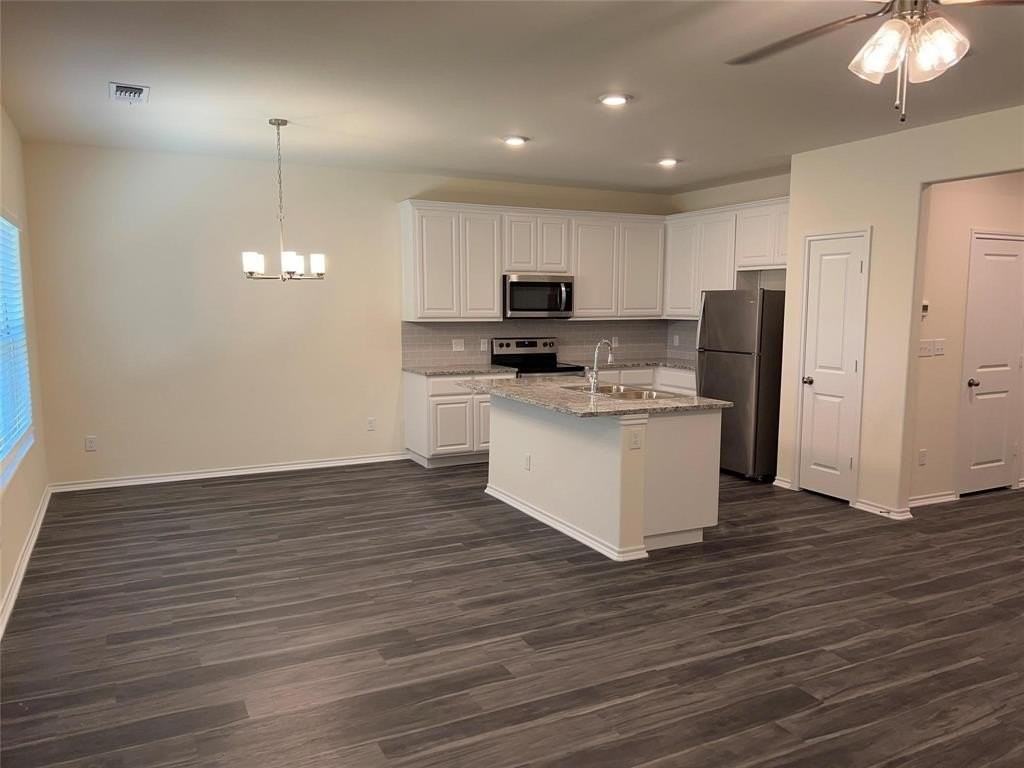 716 E 5th St - Photo 4 of 21