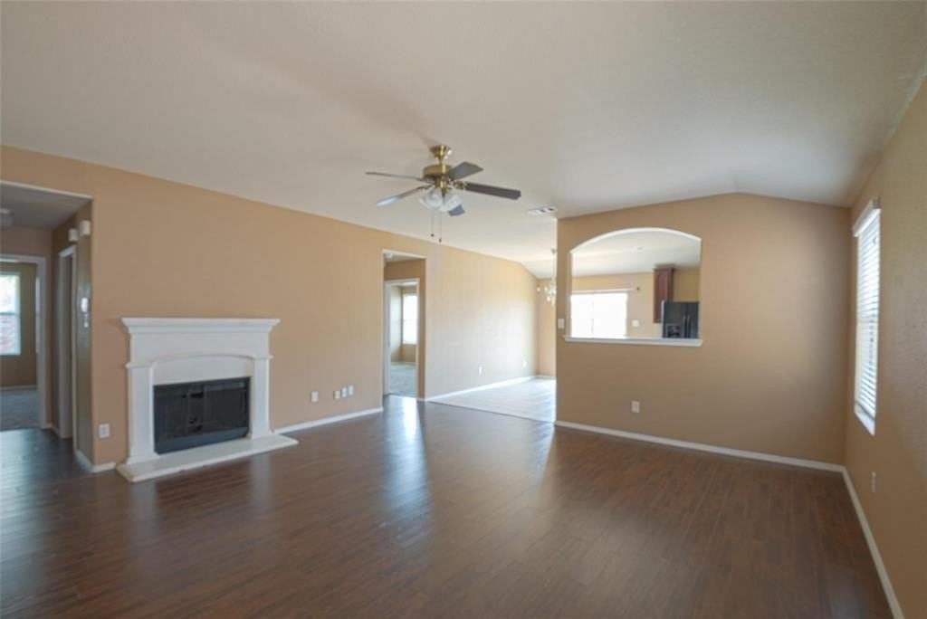 590 Arthur Dr - Photo 2 of 4