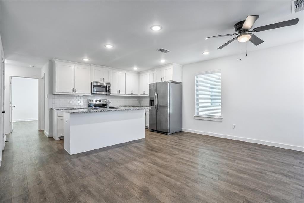 2608 S Fannin Ave - Photo 3 of 26