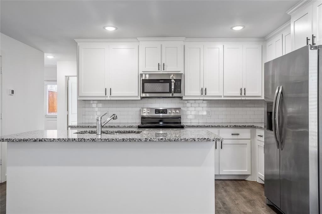 2608 S Fannin Ave - Photo 5 of 26