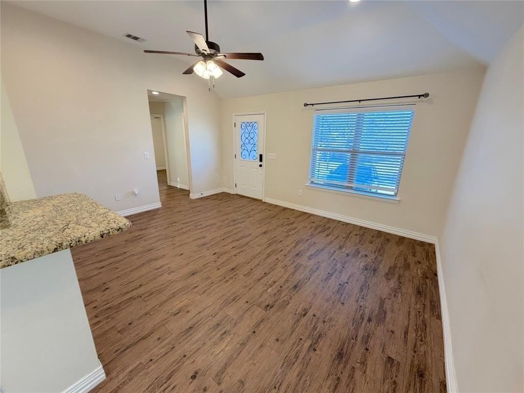 1108 W Day St - Photo 4 of 24