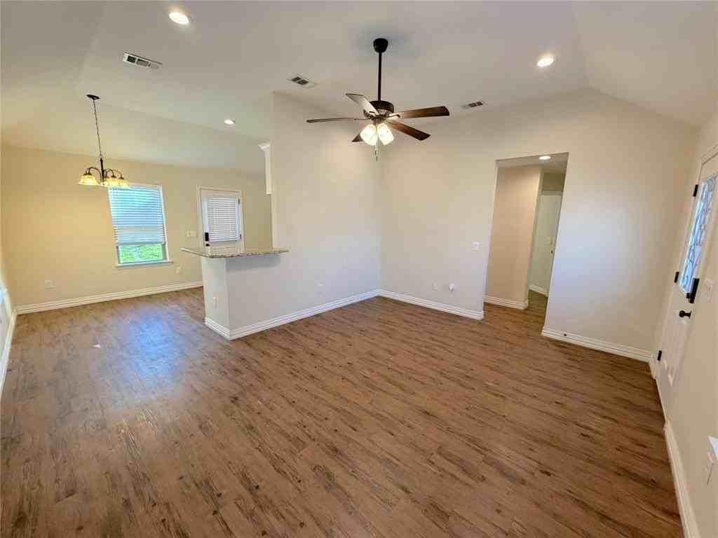 1108 W Day St - Photo 5 of 24