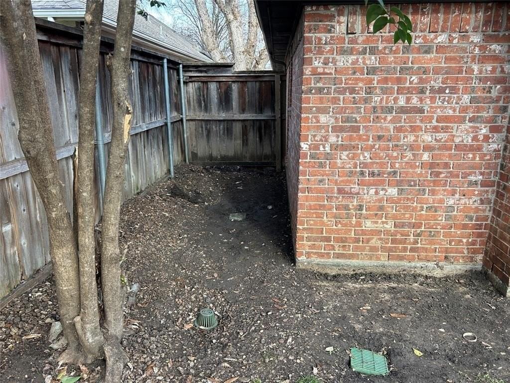 6550 Trammel Dr - Photo 5 of 30