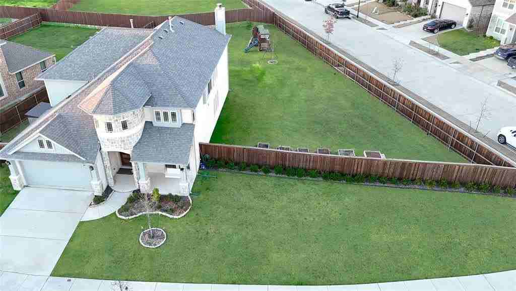 4147 Lagoon Pl - Photo 2 of 24