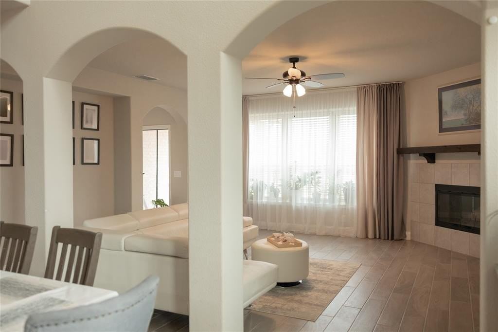 4147 Lagoon Pl - Photo 6 of 24