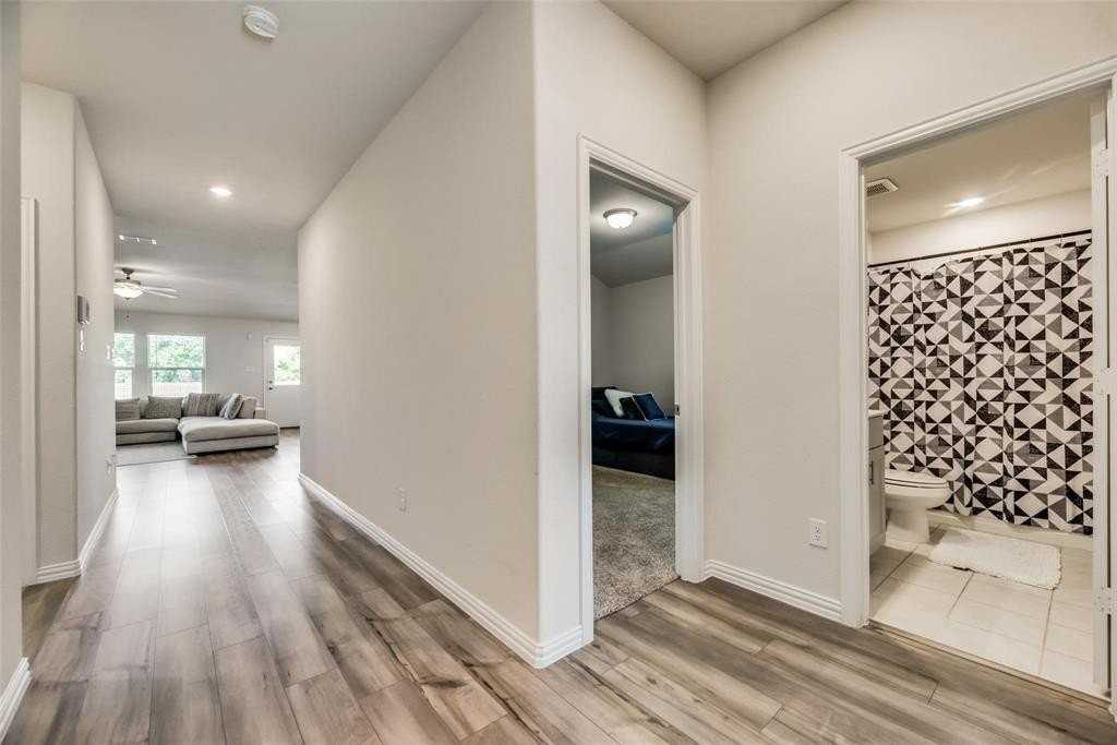 3320 Chasemoor Dr - Photo 2 of 16