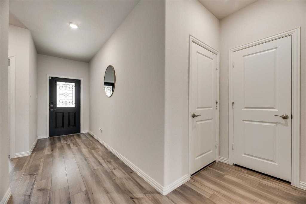 3320 Chasemoor Dr - Photo 3 of 16