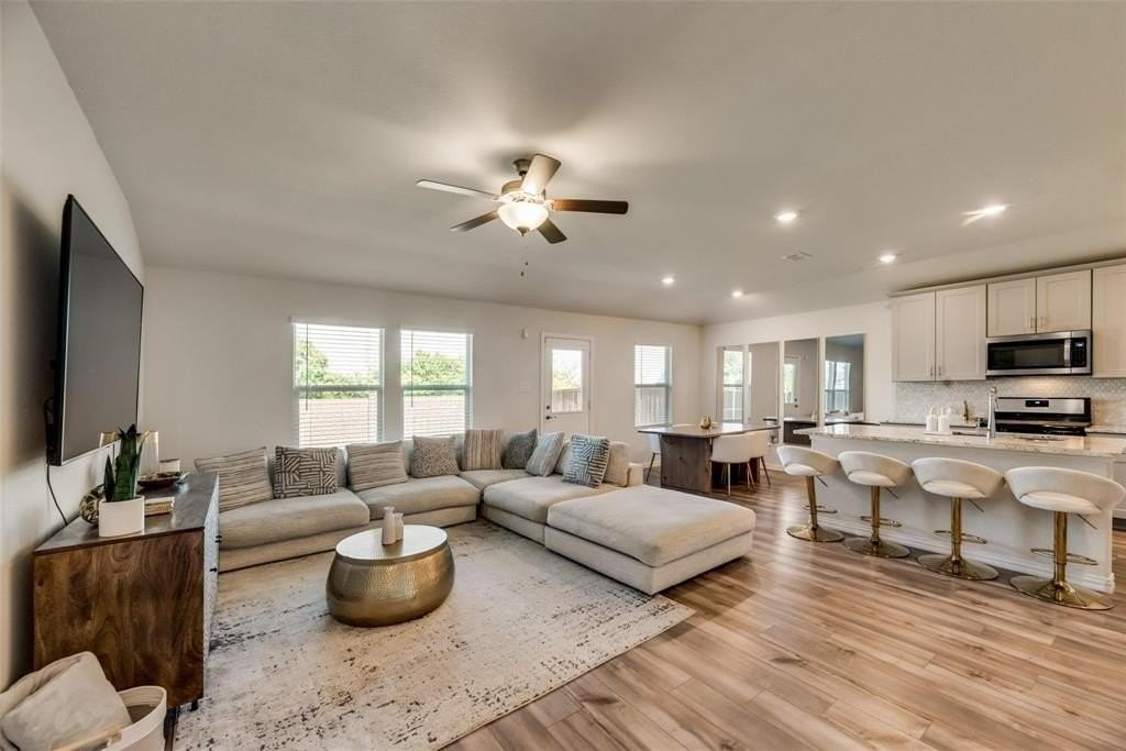 3320 Chasemoor Dr - Photo 5 of 16