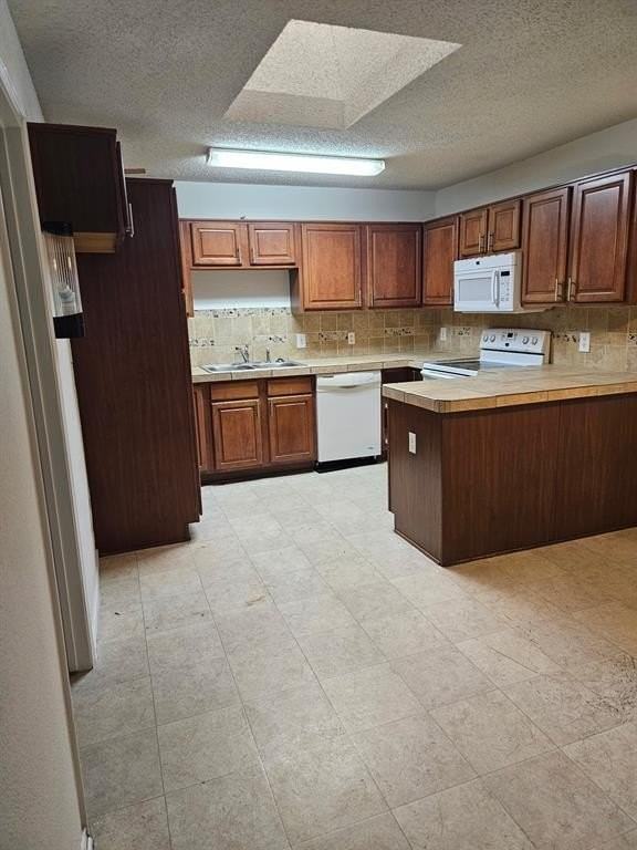 8025 Summer Sun Dr - Photo 7 of 15