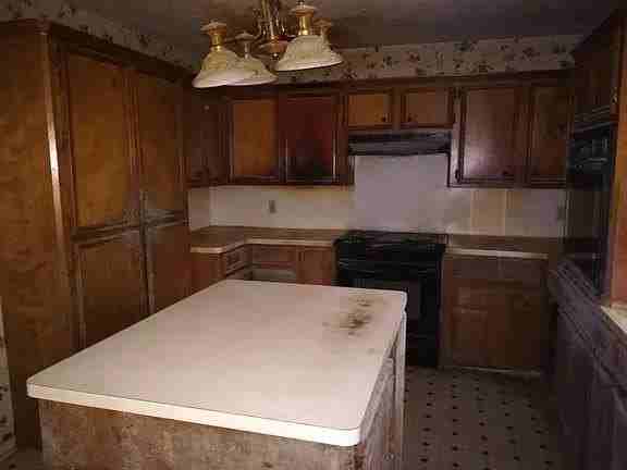 1214 Martin Luther King Dr - Photo 5 of 11