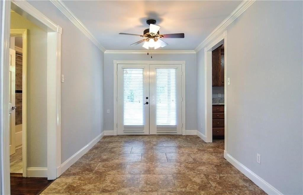 3918 Hawick Ln - Photo 3 of 15