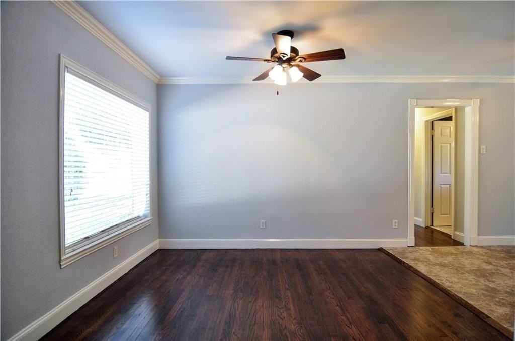 3918 Hawick Ln - Photo 5 of 15