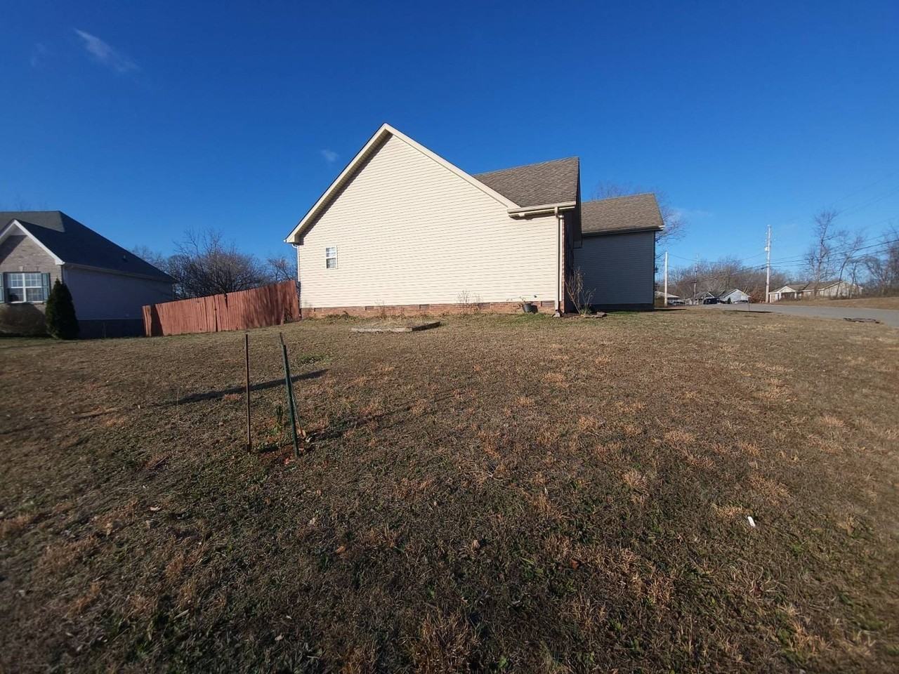 961 Joey Dr - Photo 5 of 25