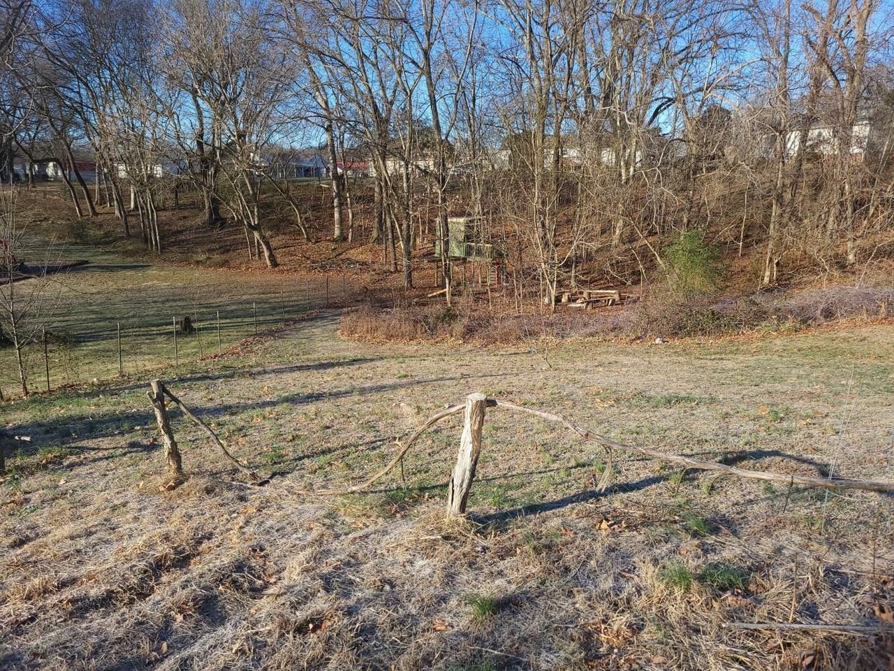 961 Joey Dr - Photo 6 of 25