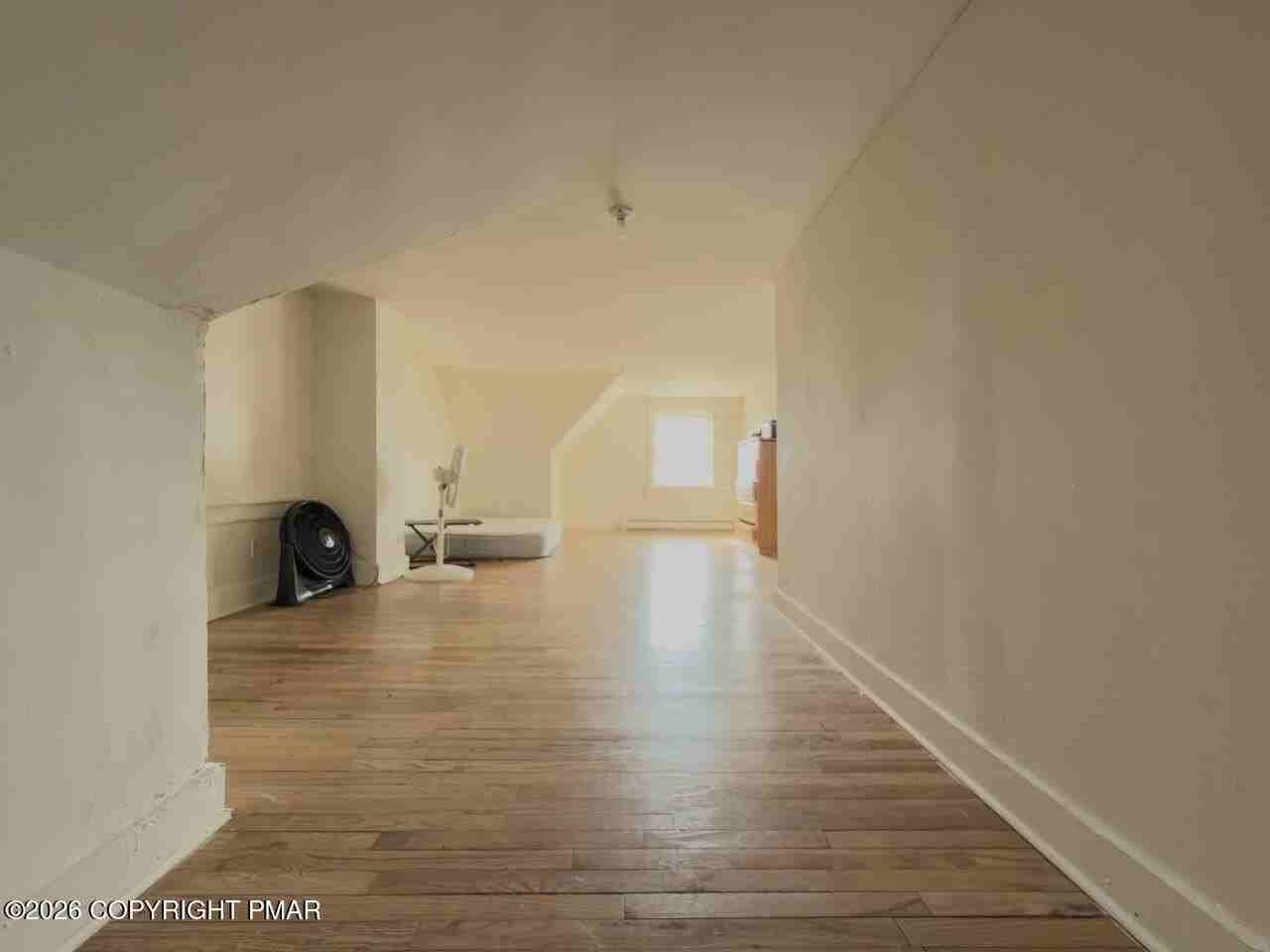 441 W Spruce St - Photo 7 of 9