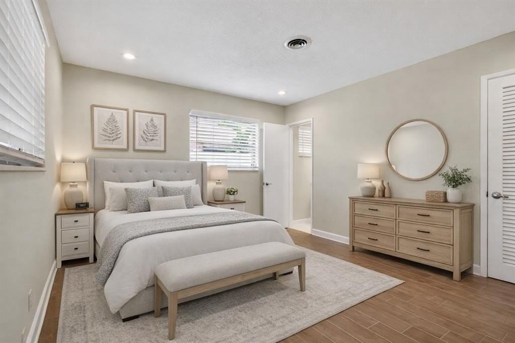 2125 Ne 56th Ct - Photo 3 of 17