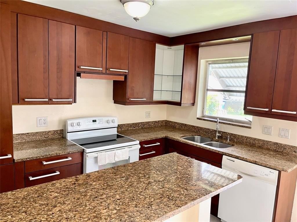 1411 Nw 79th Way - Photo 3 of 16