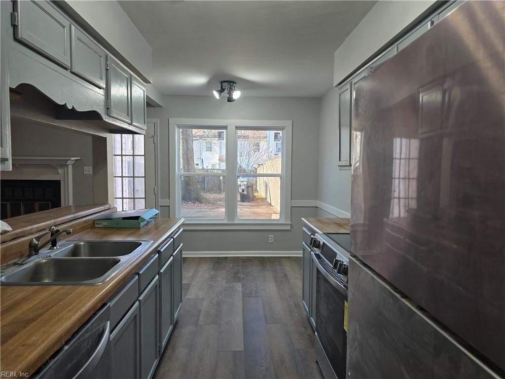 4523 Marlwood Way - Photo 4 of 30