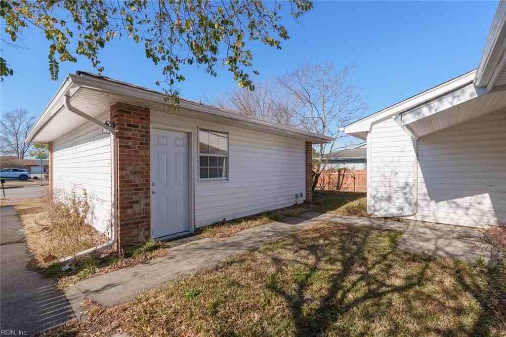 1016 Riverbend Rd - Photo 3 of 48