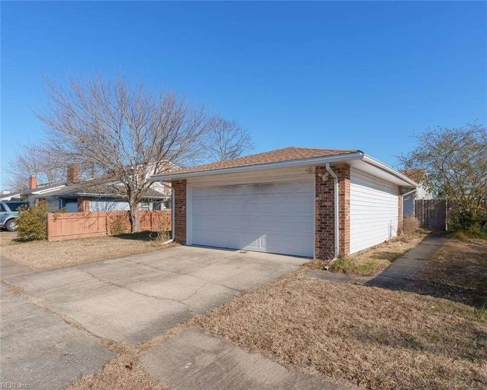 1016 Riverbend Rd - Photo 4 of 48