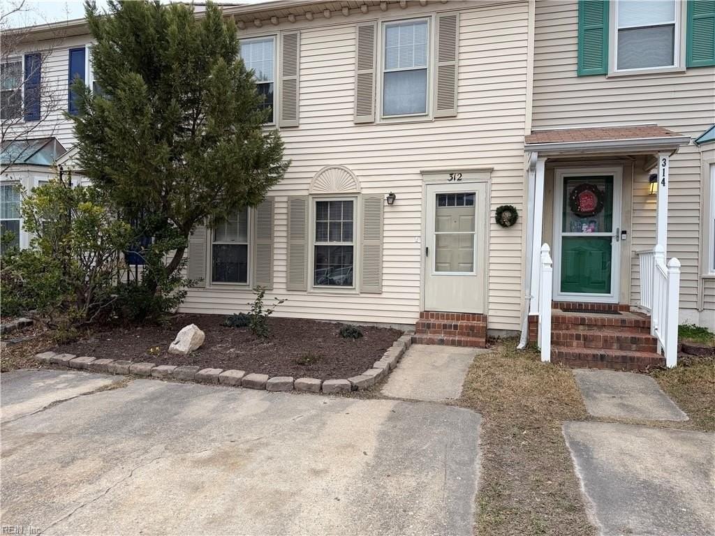 312 Gambrill Ct - Photo 3 of 50