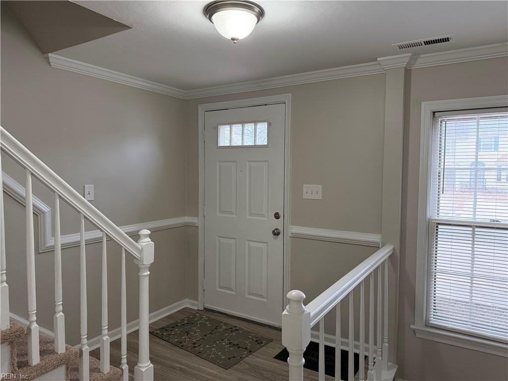 312 Gambrill Ct - Photo 5 of 50