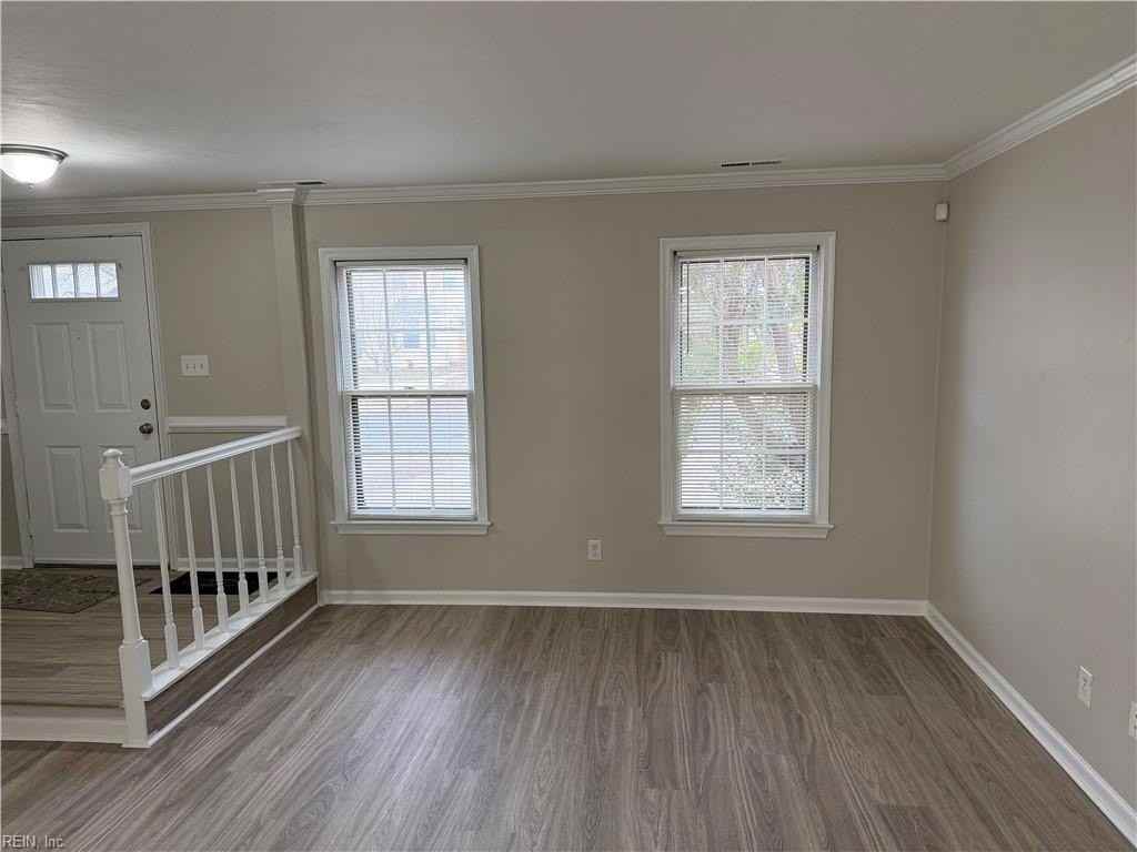 312 Gambrill Ct - Photo 7 of 50