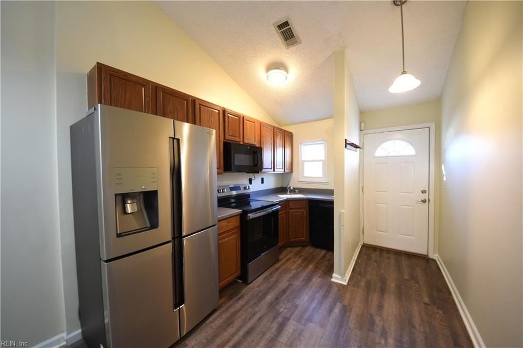 1239 Basswood Ct - Photo 3 of 28