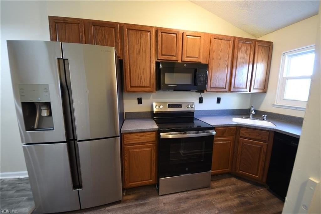 1239 Basswood Ct - Photo 4 of 28