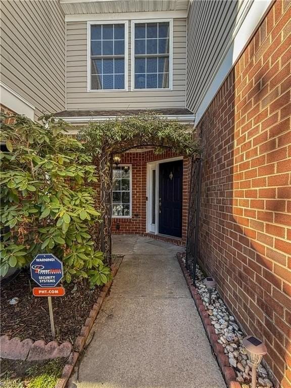 2656 Bracston Rd - Photo 2 of 26