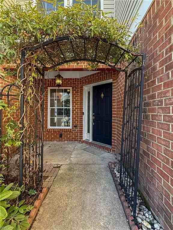 2656 Bracston Rd - Photo 3 of 26