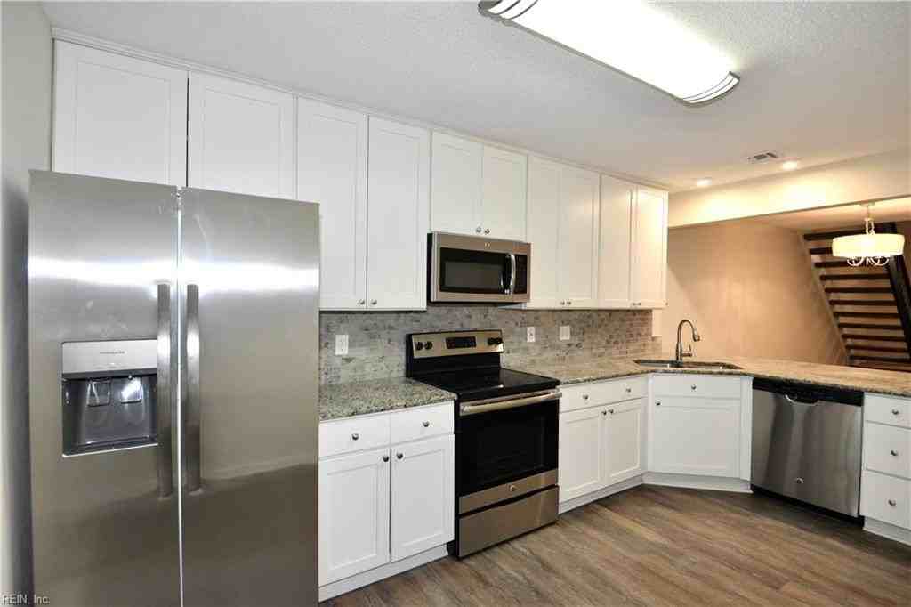 4420 Silverleaf Dr - Photo 2 of 22