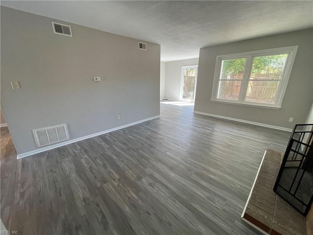 6467 Duquesne Pl - Photo 5 of 24