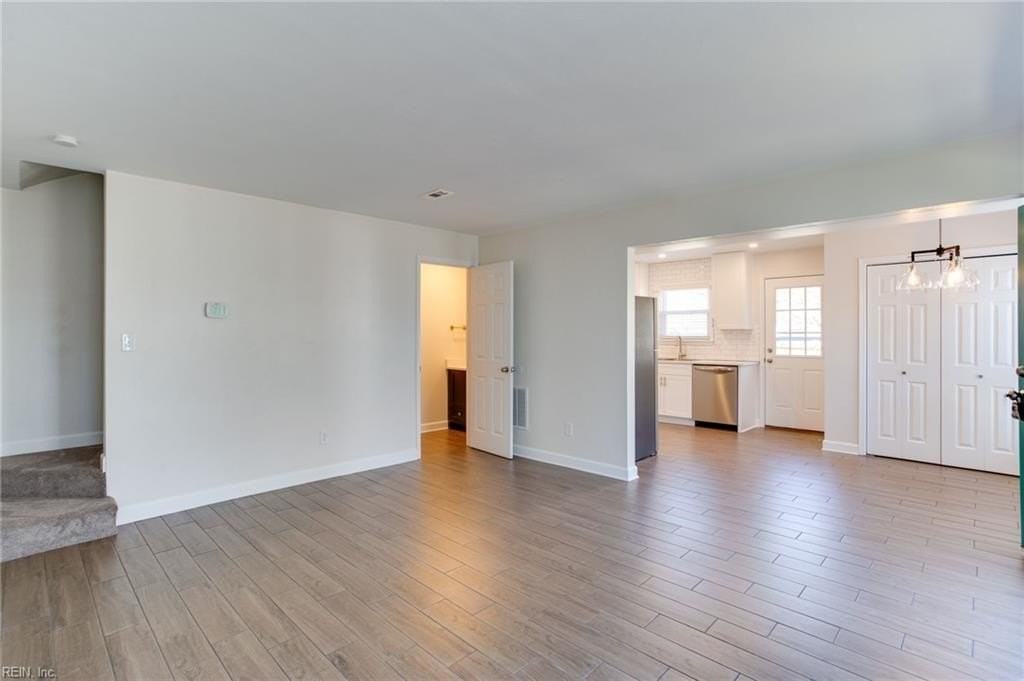 3746 Pendleton Ave - Photo 2 of 24