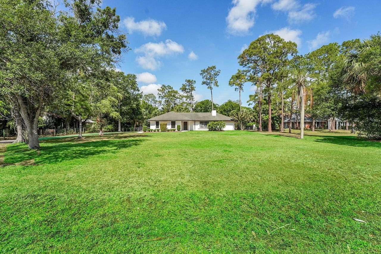 17717 Bridle Ln - Photo 2 of 36