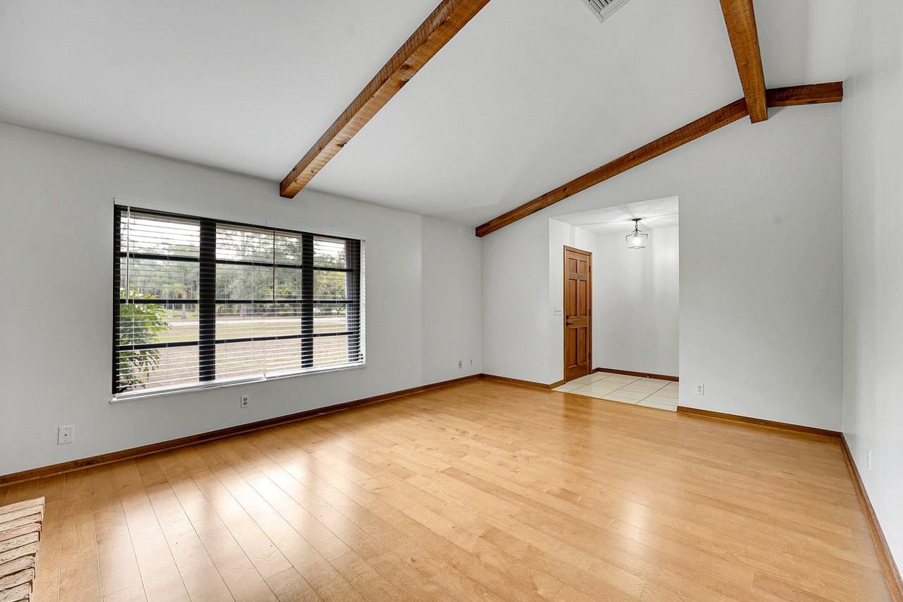 17717 Bridle Ln - Photo 6 of 36