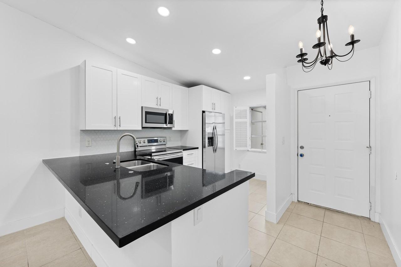 8888 Sunscape Ln - Photo 4 of 35